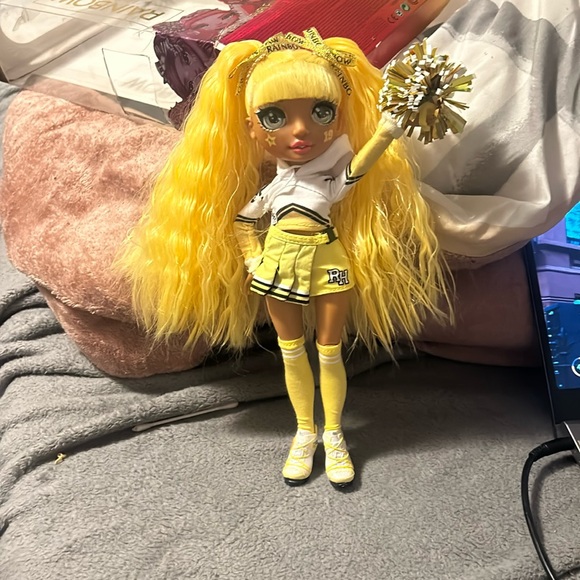 Rainbow high cheer doll out of the box. I have had it since 2021 but never used - Picture 1 of 4